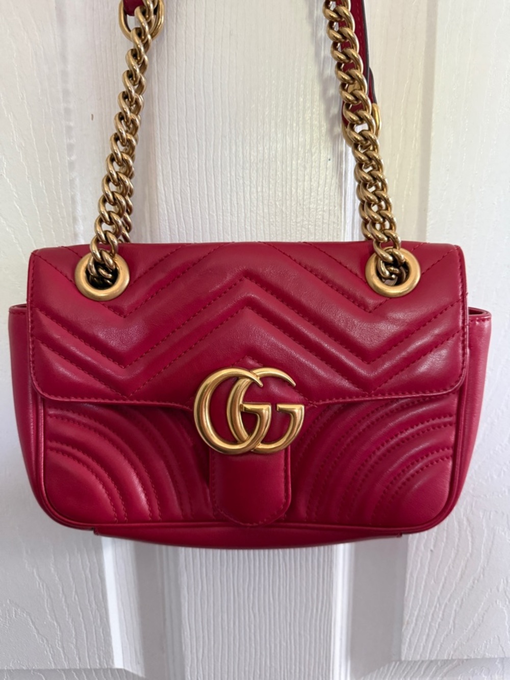 Gucci Marmont Small Matelassé Shoulder Bag in Red